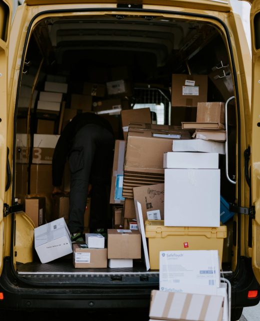 claudio-schwarz-a85IYeAXgxU-unsplash